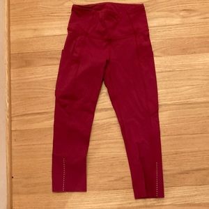 Maroon Lululemon capris